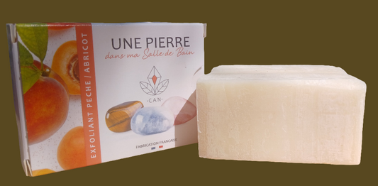 Exfoliant pêche abricot savon surgras avec pierre semi-precieuse 